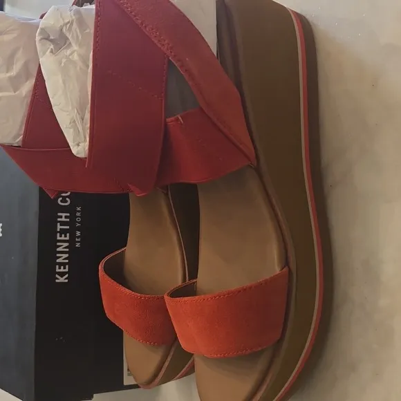 NIB Kennth Cole Harlow Eva Wedge Shoes In Size 7.5