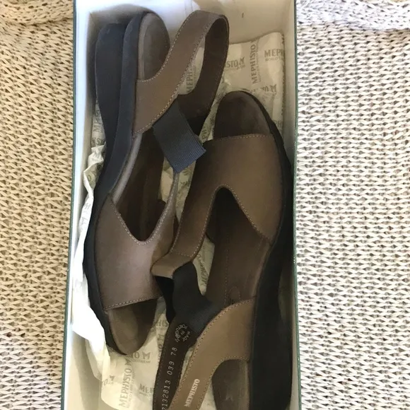 NIB Mephisto Petrea Sandal