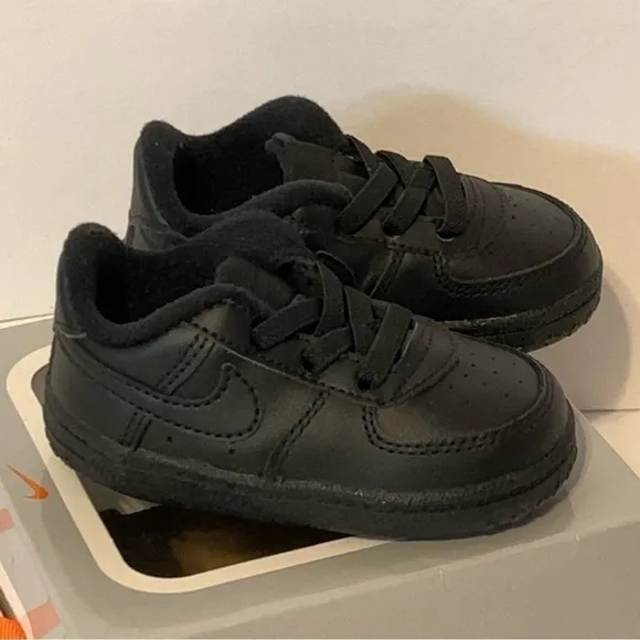 NIB. NIKE Force 1 Crib Black Infant Bootie