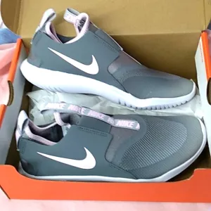 NIB Nike Youth Flex Runner grey pink size  shoes size 5Y