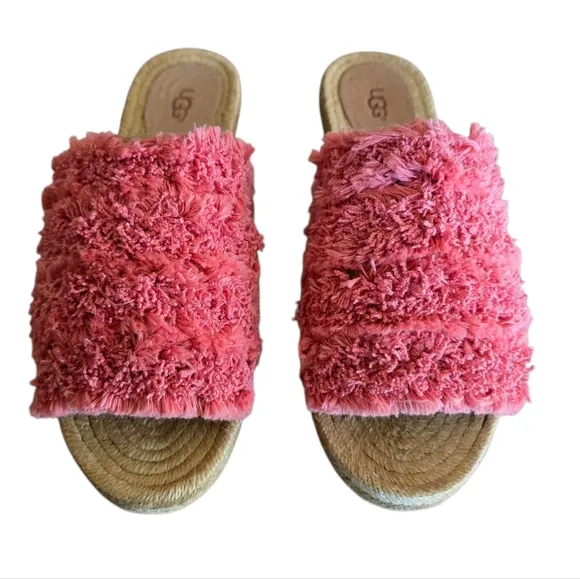 NIB | UGG Edith Slide Yarn Fringe Pink Sandals, Size 9