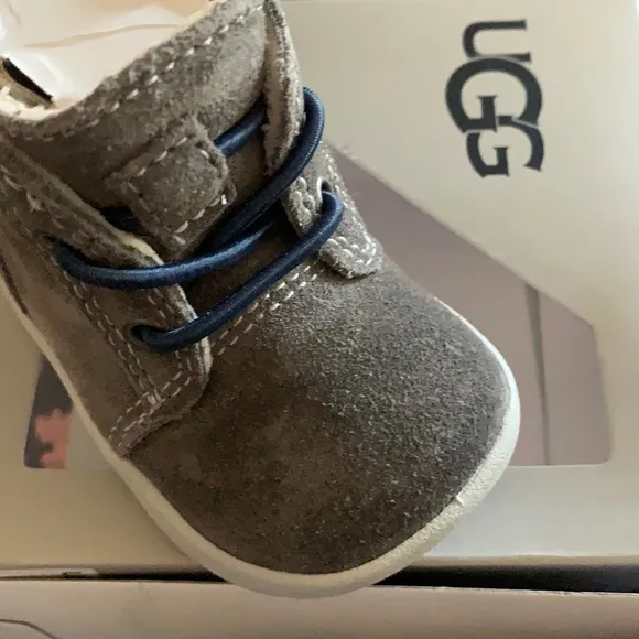 NIB UGG Kristjan Chukka Botttie Sneaker leather size 1 / 0 to 6 month baby shoes