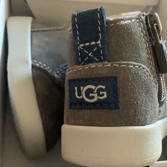 NIB UGG Kristjan Chukka Botttie Sneaker leather size 1 / 0 to 6 month baby shoes