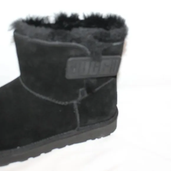 NIB‎ UGG LOGO STRAP MINI SUEDE SHEARLING LINED ANKLE BOOTS BLACK