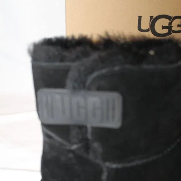 NIB‎ UGG LOGO STRAP MINI SUEDE SHEARLING LINED ANKLE BOOTS BLACK