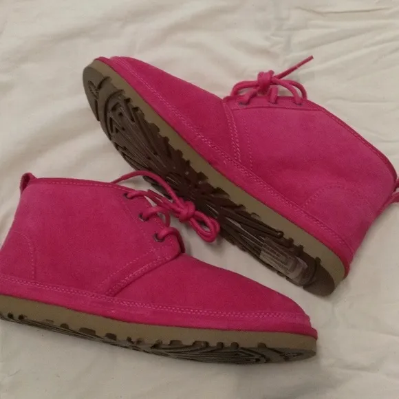 NIB UGG Suede Booties