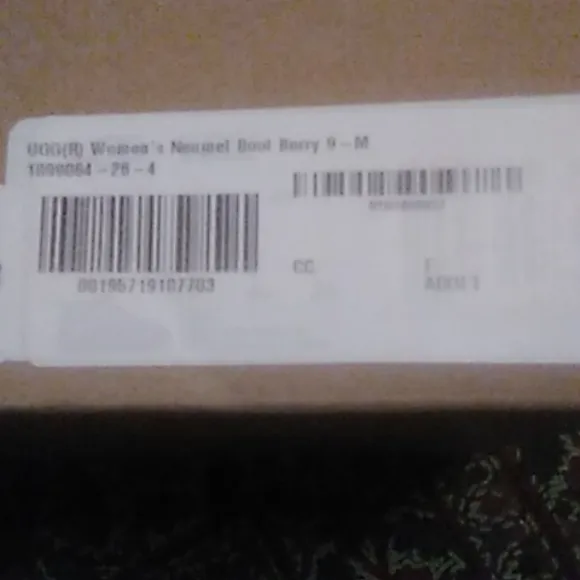 NIB UGG Suede Booties