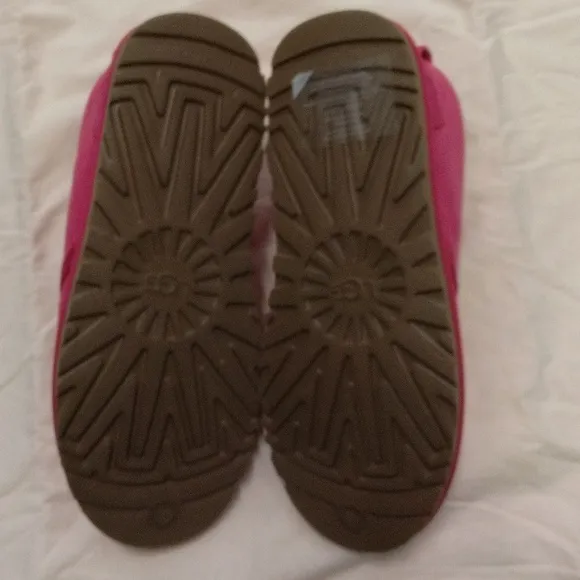 NIB UGG Suede Booties