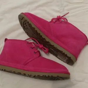 NIB UGG Suede Booties