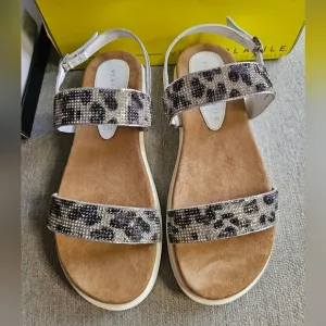 NIB very volatile hotness white Metallic Silver Bejeweled leather leopard sandal