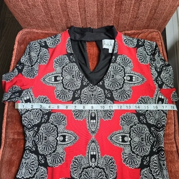Nicole Miller Studio 3/4 Sleeve Knit Dress Choker V-Neck Red Black Print Sz. 8