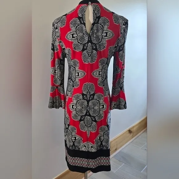 Nicole Miller Studio 3/4 Sleeve Knit Dress Choker V-Neck Red Black Print Sz. 8