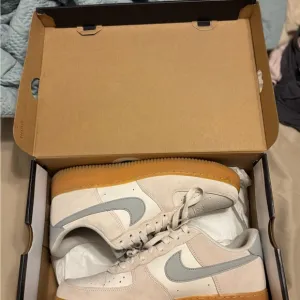 Nike Air Force 1 07’ LV8-size 10 men’s Sneakers