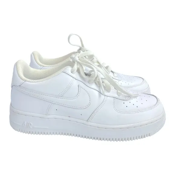 Nike Air Force 1 school grade white great condition size 6.5Y. DH29220-111