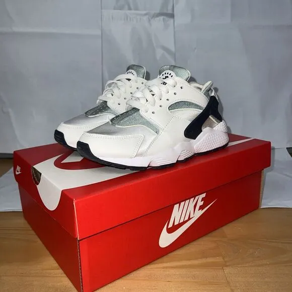 Nike Air Huarache DH4439-110 Sneakers Women's 6 White Green Running Shoes BBS24