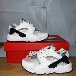 Nike Air Huarache DH4439-110 Sneakers Women's 6 White Green Running Shoes BBS24