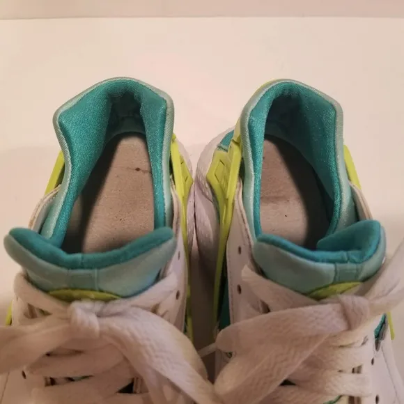 NIKE Air Huarache Run Lace Up Sneakers Shoes White Blue Shoes Youth Size 5.5 Y