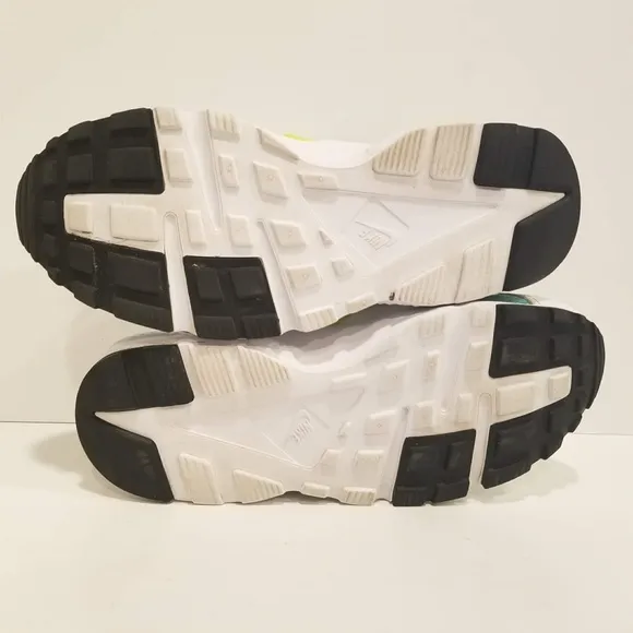 NIKE Air Huarache Run Lace Up Sneakers Shoes White Blue Shoes Youth Size 5.5 Y