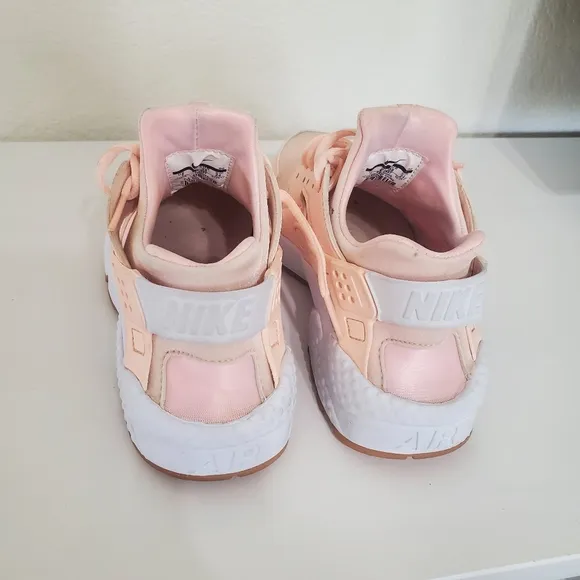NIKE Air Hurache Women's Zs. 7 Light Pink