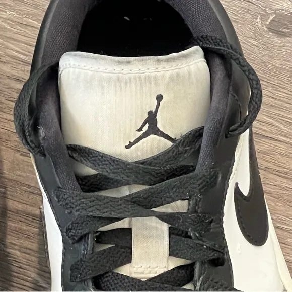 Nike Air Jordan 1 Low Basketball Shoes Womens Sz 9 Black White Panda DC0774-101