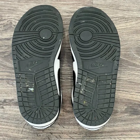 Nike Air Jordan 1 Low Basketball Shoes Womens Sz 9 Black White Panda DC0774-101