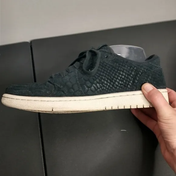 Nike Air Jordan 1 Retro women's sneakers, black python, size 9.5