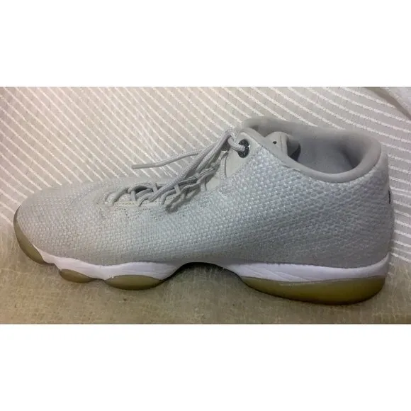 Nike Air Jordan Horizon Low Basketball Shoes Mens US Size 11 EUR 45 Light Bone