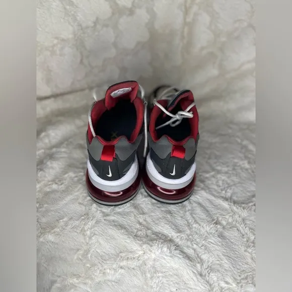 Nike Air Max 270 (GS)  Running Shoes size 9.5