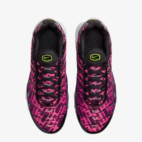 Nike Air Max Plus EMEABoys' Grade School/Shoes/Casual Running Sneakers