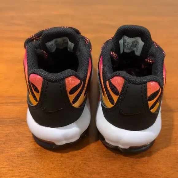Nike Air Max Plus Toddler/Shoes/Casual running Sneakers Orange/Pink/Black Size 6