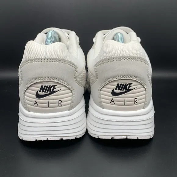 Nike Air Max Solo Summit White Light Bone Running Shoes FN6918-100 Men's Sz 9.5