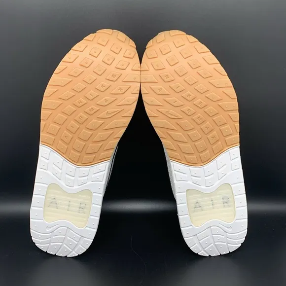 Nike Air Max Solo Summit White Light Bone Running Shoes FN6918-100 Men's Sz 9.5