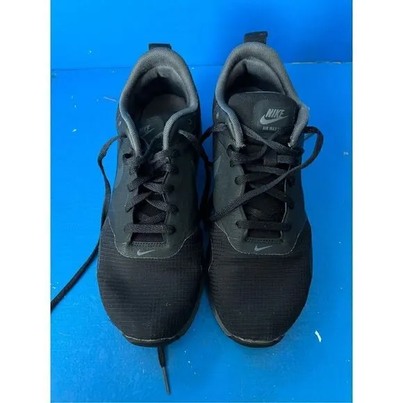 Nike Air Max Tavas Mens Black Grey Running Shoes Sneakers 705149-010 Size 8