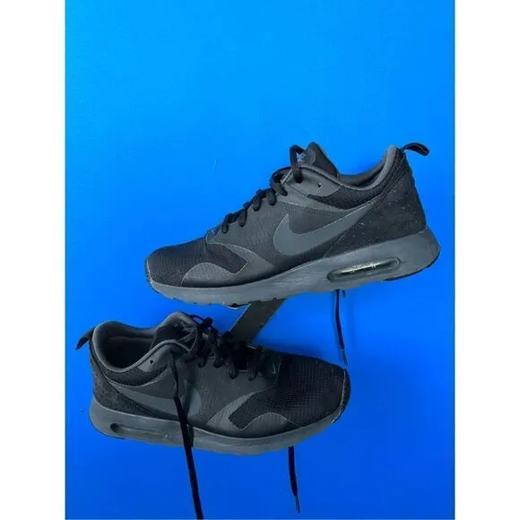Nike Air Max Tavas Mens Black Grey Running Shoes Sneakers 705149-010 Size 8