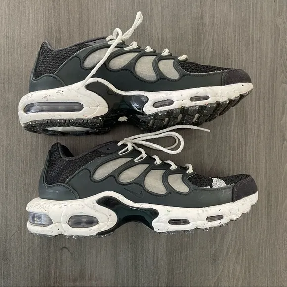 Nike Air Max Terrascape Plus size 10.5 black gray white sneakers shoes