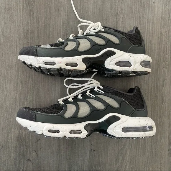 Nike Air Max Terrascape Plus size 10.5 black gray white sneakers shoes