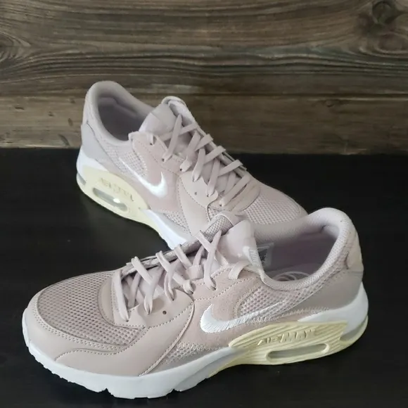 Nike Air Max Women's Sneakers - Light Pink