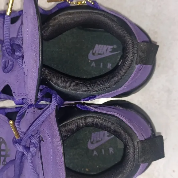 Nike Air Mor Money