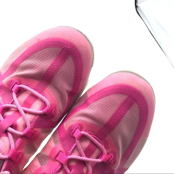 NIKE Air VaporMax Active Fuchsia Sneaker 10.5 Women AR6632-600 Athletic Shoes