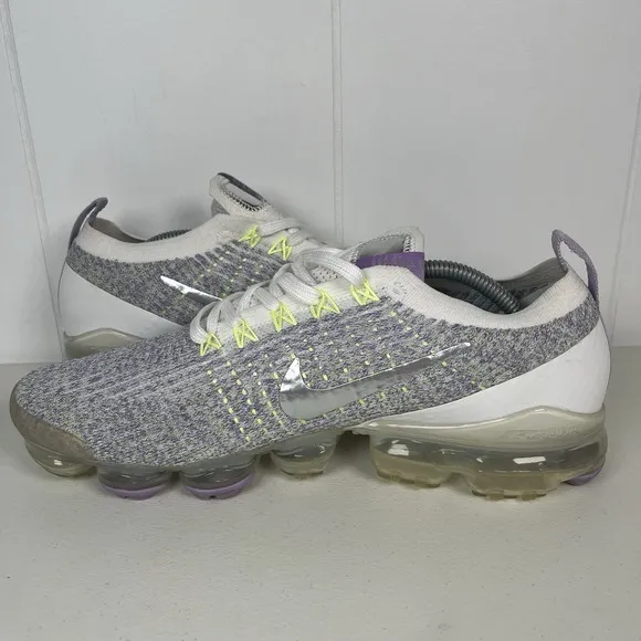Nike Air VaporMax Flyknit 3 Light Purple Sneaker Shoes AJ6900-102 Size 11