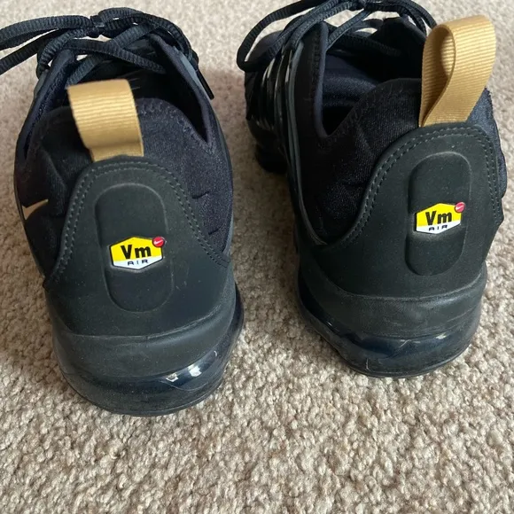 Nike Air Vapormax Plus Men's Black Sneakers
