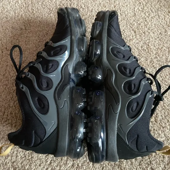 Nike Air Vapormax Plus Men's Black Sneakers
