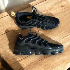 Nike Air Vapormax Plus Men's Black Sneakers