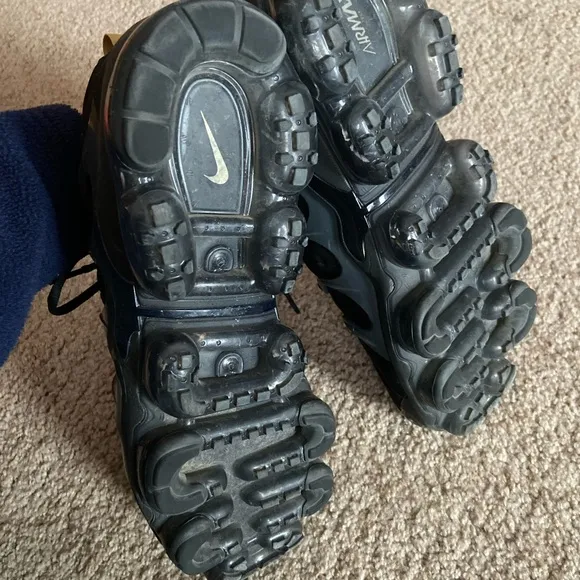 Nike Air Vapormax Plus Men's Black Sneakers