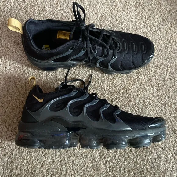 Nike Air Vapormax Plus Men's Black Sneakers