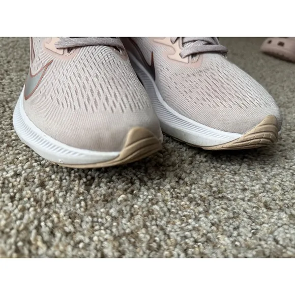 Nike Air Zoom Running Shoes Flyknit Lightweight Athletic Sneakers Size 9