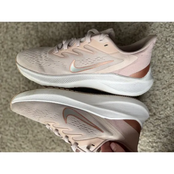 Nike Air Zoom Running Shoes Flyknit Lightweight Athletic Sneakers Size 9