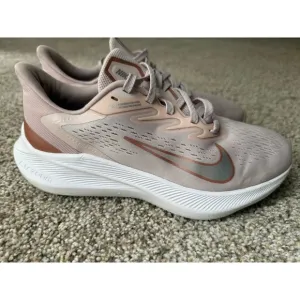 Nike Air Zoom Running Shoes Flyknit Lightweight Athletic Sneakers Size 9
