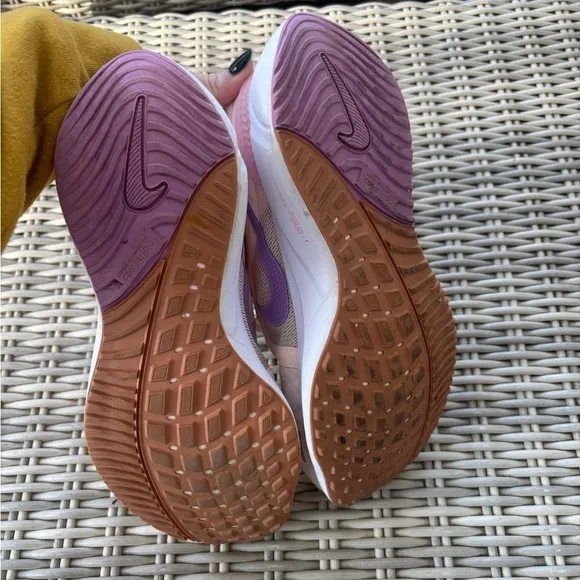 Nike Air Zoom Vomero 16 Running Shoes