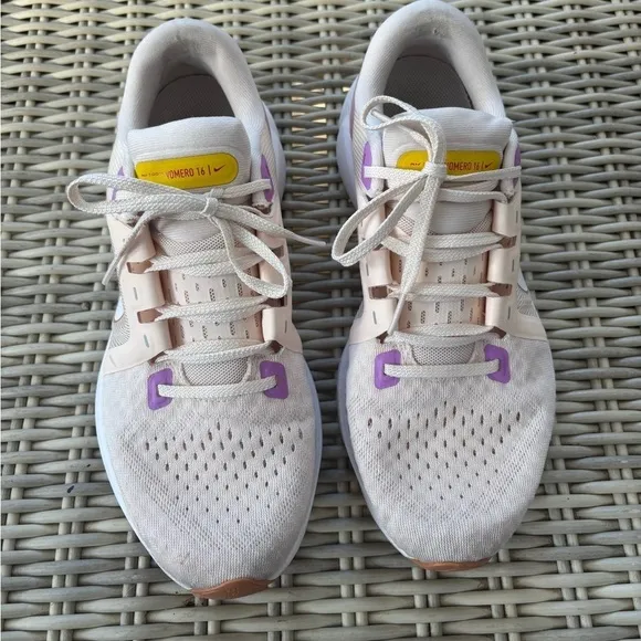 Nike Air Zoom Vomero 16 Running Shoes